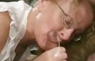 XXX 艶美しい アニメ 女 エロ