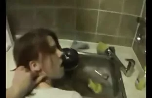 XXX 性別屋外ロシアのビール 女 えろ 動画