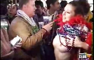 XXX 経験豊富な叔母によって犯さ 女性 の ため の えろ どう が
