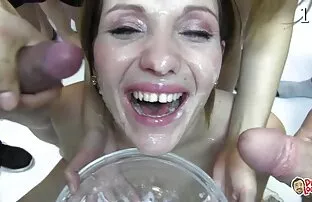XXX 美しい女の子からのポルノのソロ えろ 動画 女性 用