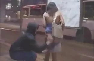 XXX 彼らの堕落への依存に売春婦を取ります 女性 の ため の えろ 動画