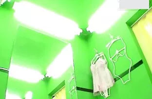 XXX 甘やかされて育った女の子ゃ右の端のプール 女性 向け 無料 えろ