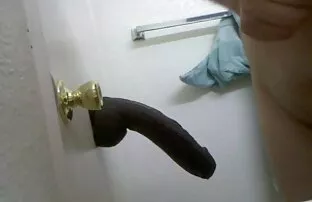 XXX テーブルの上に癌を持つ黒髪の上に曲がった じょせい の ため の えろ どう が